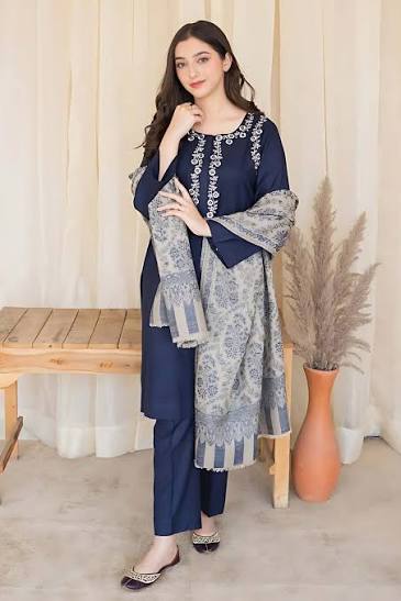 Elegant Blue embroidered Kameez Shalwar